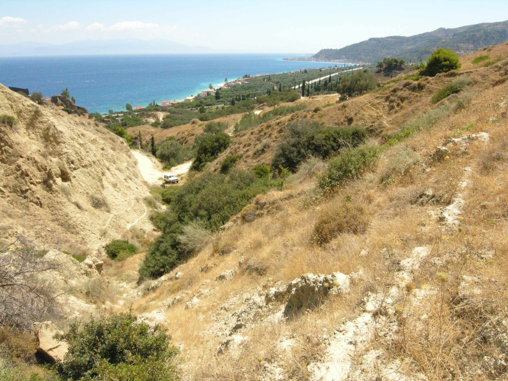 Εκτέλεση Γεωτεχνικών ερευνών, Εργαστηριακών και επί τόπου δοκιμών και αξιολόγηση αυτών στον Οδικό Άξονα Κορίνθου - Πατρών στα πλαίσια της δημοπράτησης του άξονα αυτού με το σύστημα της παραχώρησης