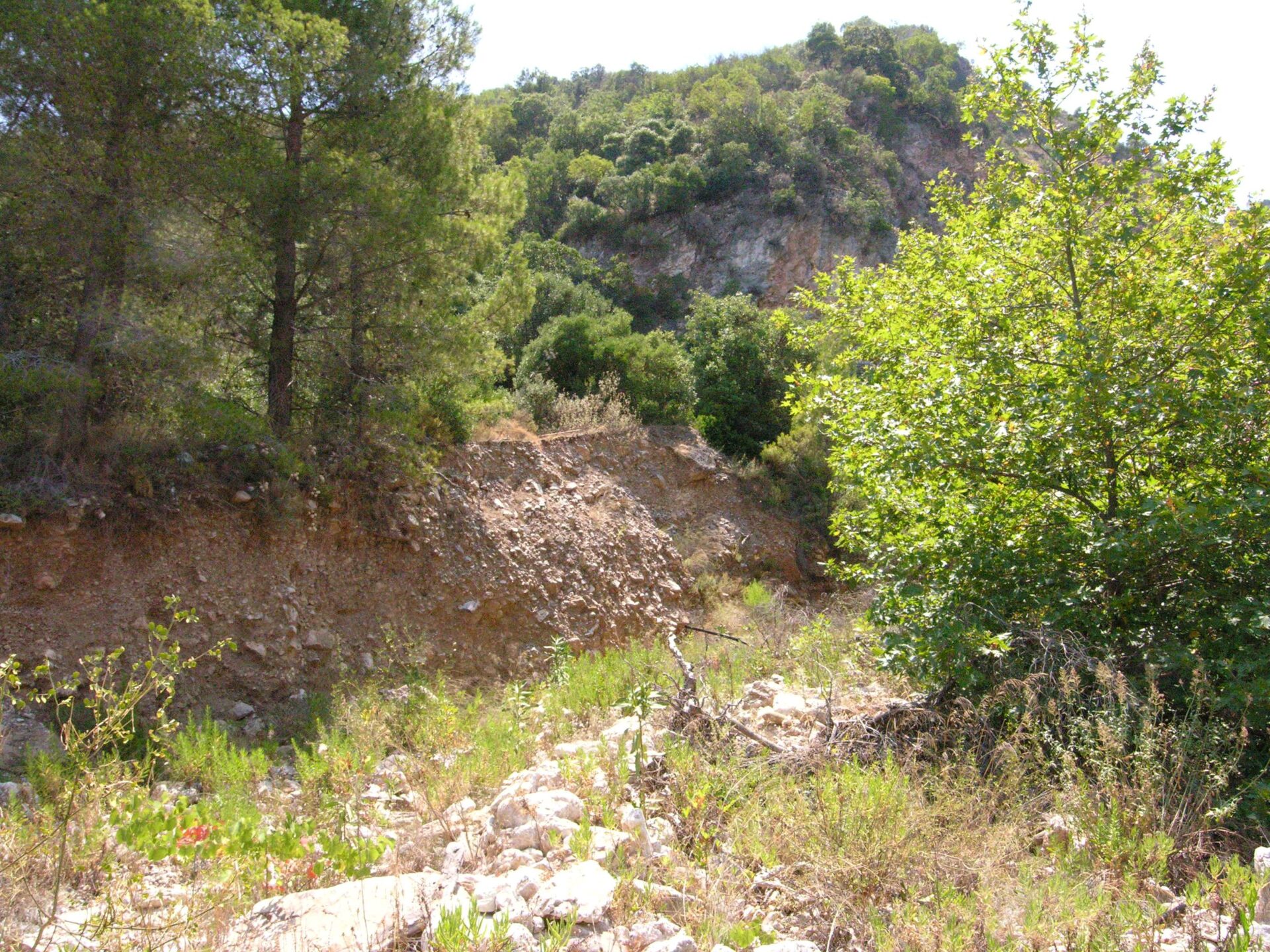 Εκτέλεση Γεωτεχνικών ερευνών, Εργαστηριακών και επί τόπου δοκιμών και αξιολόγηση αυτών στον Οδικό Άξονα Κορίνθου - Πατρών στα πλαίσια της δημοπράτησης του άξονα αυτού με το σύστημα της παραχώρησης