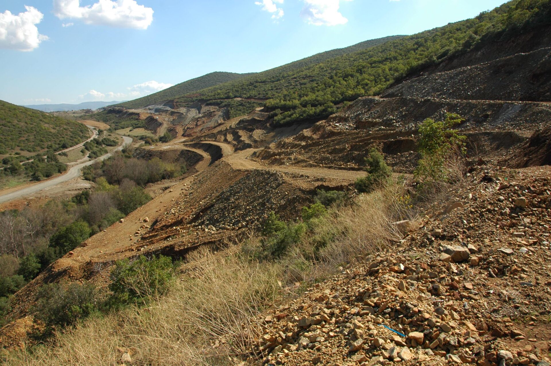 Γεωτεχνικές έρευνες, γεωλογική και γεωτεχνική αξιολόγηση και μελέτες στο έργο παραχώρησης: "Μελέτη – Κατασκευή – Χρηματοδότηση - Λειτουργία – Συντήρηση και Εκμετάλλευση του Αυτοκινητοδρόμου Κεντρικής Ελλάδος (Ε65)"