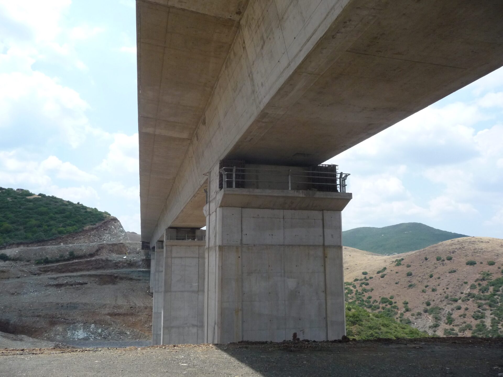 Γεωτεχνικές έρευνες, γεωλογική και γεωτεχνική αξιολόγηση και μελέτες στο έργο παραχώρησης: "Μελέτη – Κατασκευή – Χρηματοδότηση - Λειτουργία – Συντήρηση και Εκμετάλλευση του Αυτοκινητοδρόμου Κεντρικής Ελλάδος (Ε65)"